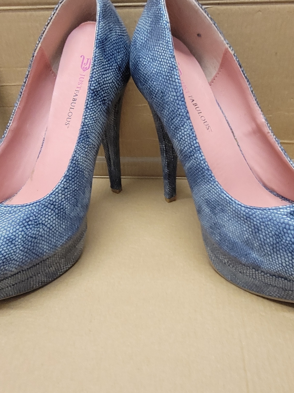 JustFab Blue Textured Platform Pumps with Pink Insole
